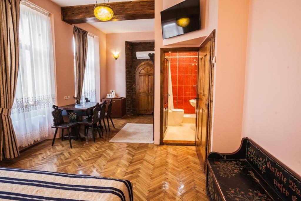 Hotel Casa Wagner Braşov Esterno foto