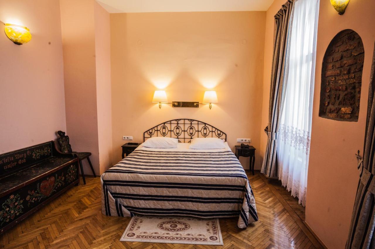 Hotel Casa Wagner Braşov Esterno foto